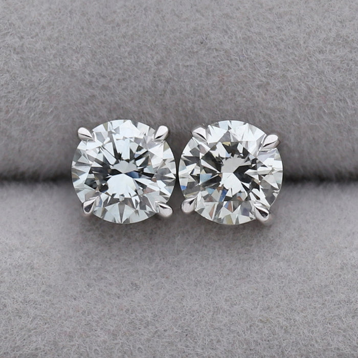 Round Shape Light Green Lab Diamond  Stud