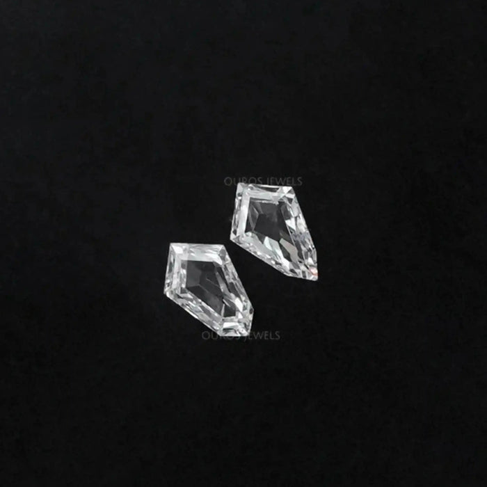 Modifiziertes, im Pfeilschliff gefertigtes Diamantpaar aus Laborzucht