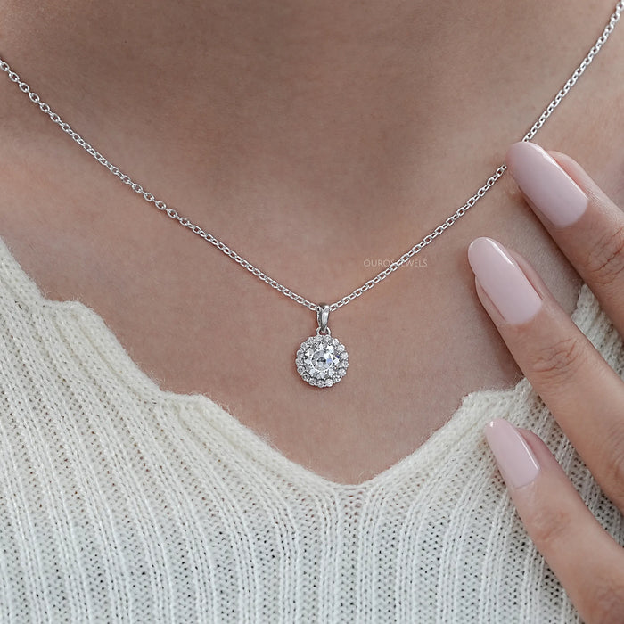 OEC Round Cut Halo Diamond Pendant
