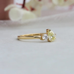 Pear and Round Diamond Toi Moi Ring In 18K Yellow Gold