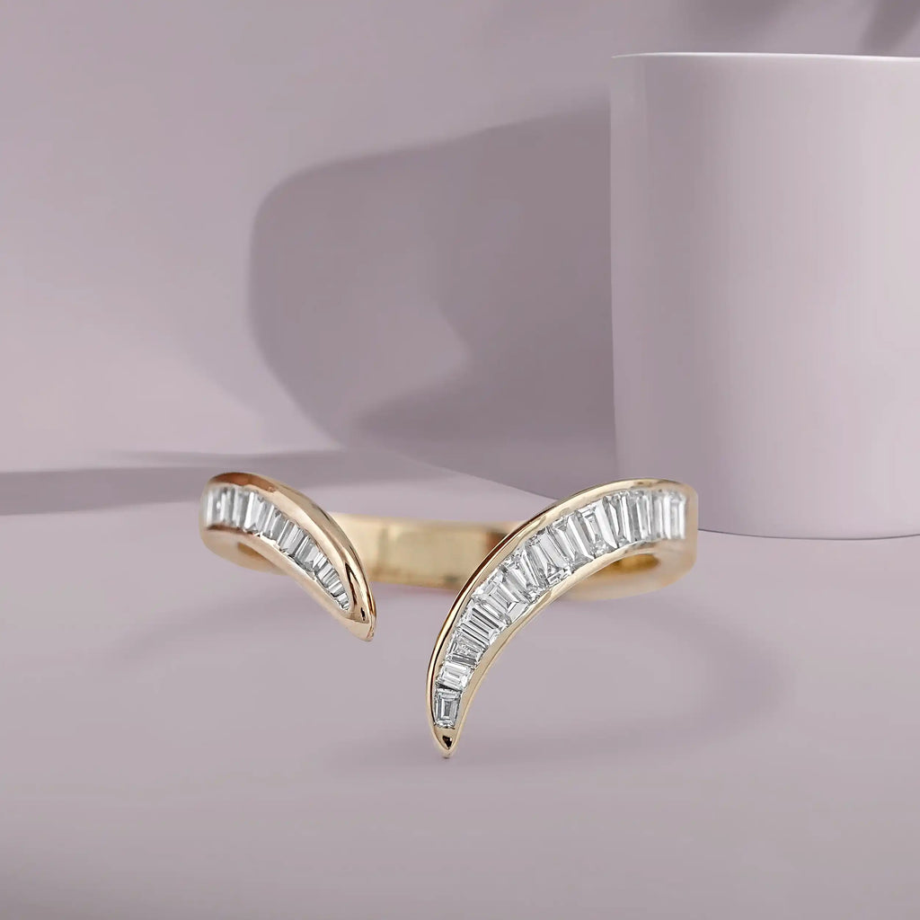 V shaped baguette diamond ring