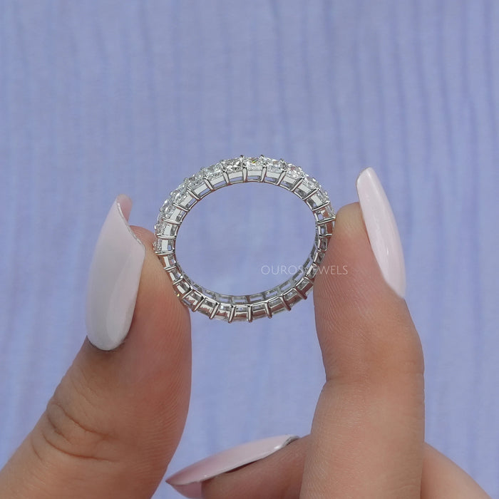 Eternity-Ring mit Labordiamanten im Prinzessschliff