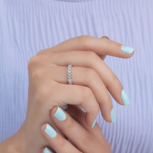 [A Women wearing Milgrain Heagone Shape Round Diamond Ring]-[Ouros Jewels]