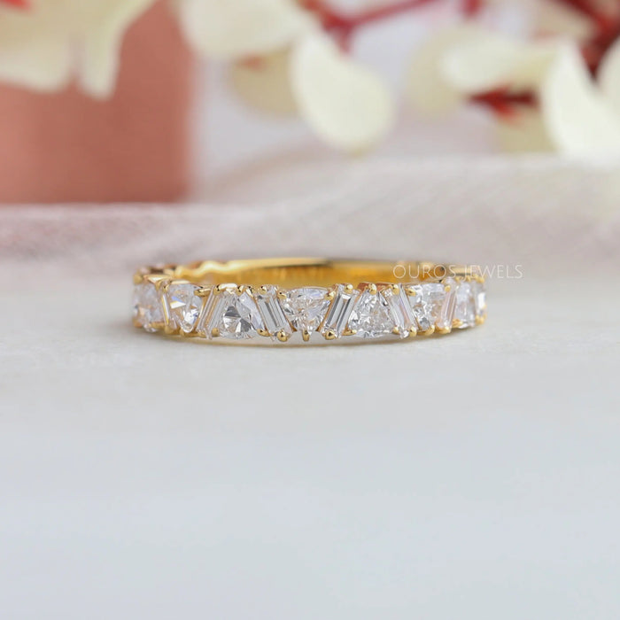 Baguette wedding band 